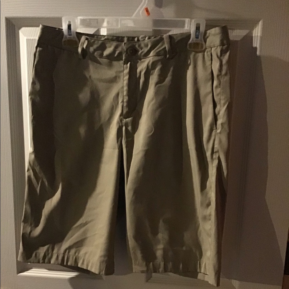 NIKE DRI FIT GOLF SHORTS SZ 30 EUC